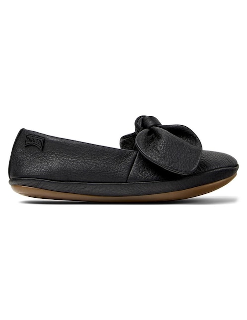 Zapato de piel para niña