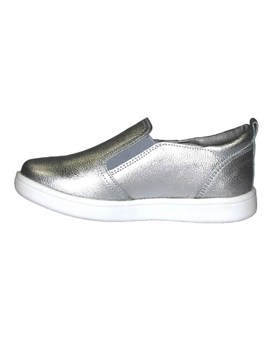 Zapato de piel para niña