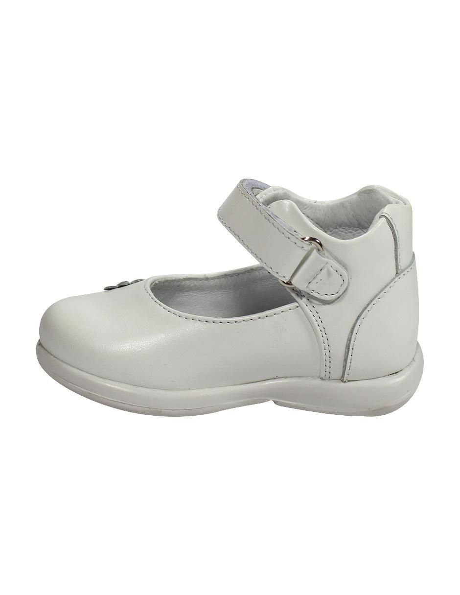 Zapato de piel para niña