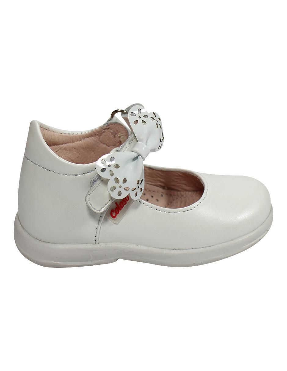 Zapato de piel para niña
