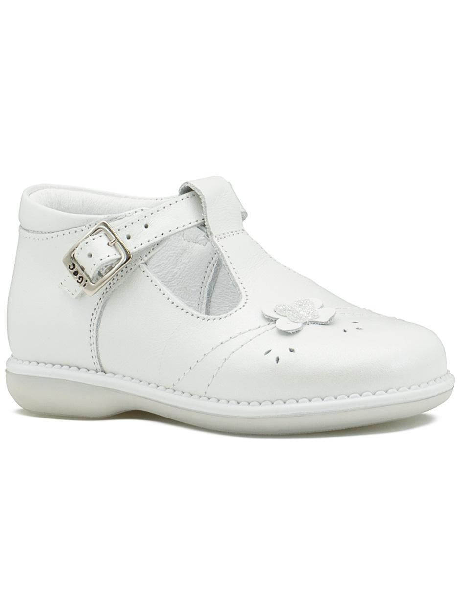 Zapato de piel para niña