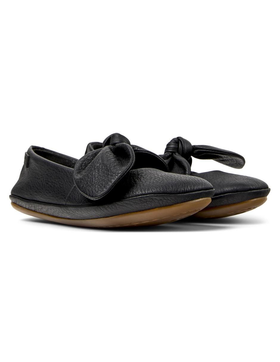 Zapato de piel para niña