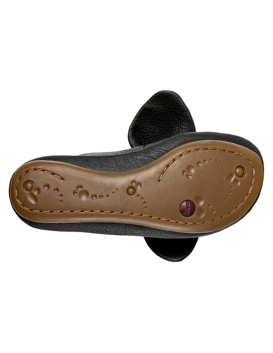 Zapato de piel para niña